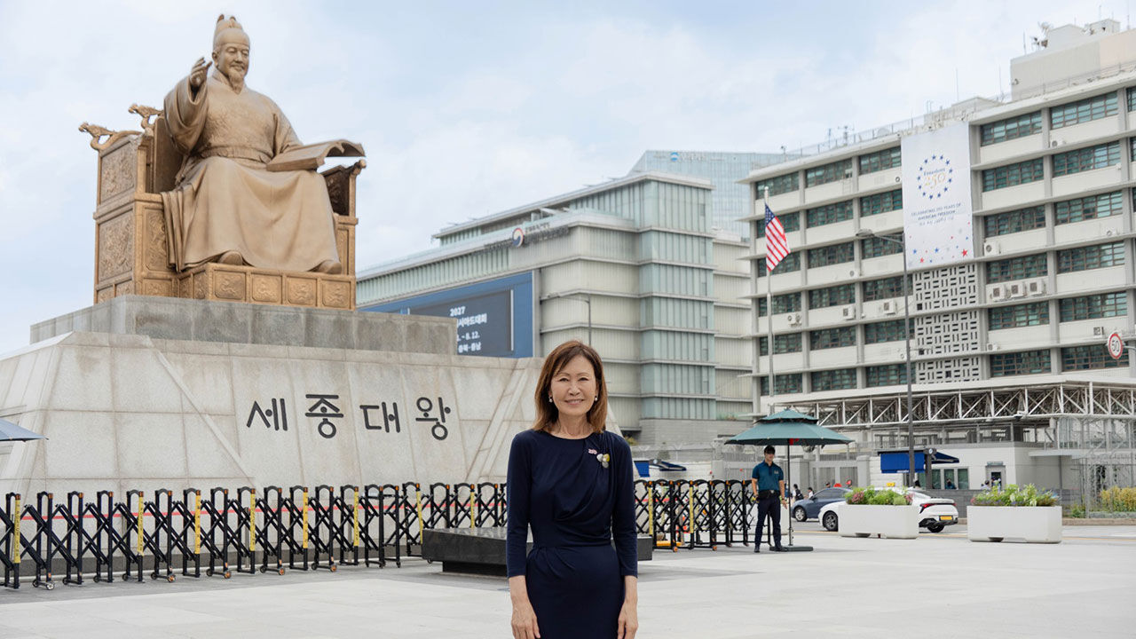 U.S. Ambassador to South Korea Michelle Steel in front of the statue of King Sejong in Gwanghwamun (Photo: Ambassador Michelle Steel's X, Yonhap News)