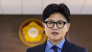 Special Counsel Summons Independent Lawmaker Han Dong-hoon Over Ruling Party-Govt-Presidency Meeting on Martial Law