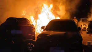 Fire Breaks Out in Electric Vehicle Parked in Incheon Vacant Lot... 9 Vehicles Damaged