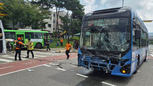 Two City Buses Collide in Cheongna-dong, Incheon... 12 Drivers and Passengers Sustain Minor Injuries