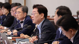 President Lee: 'I Practiced Law for a Long Time, but Couldn't Trust Police Investigations Either'