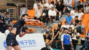 공격 시도하는 남자 배구대표팀 임성진