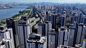 Market Stirred Up... Tenants Worrying, "What If the Landlord Moves In?"
