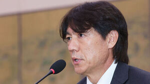 Police Summon Former National Football Team Coach Hong Myung-bo for First Questioning