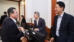 Oh Se-hoon, Kim Yong-beom Hold Luncheon Meeting... Discussed Real Estate Without Clear Agreement