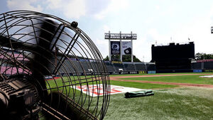 MLB&middot;NPB는 구단이 경기 전 취소 결정&hellip;우리는 KBO에 의존