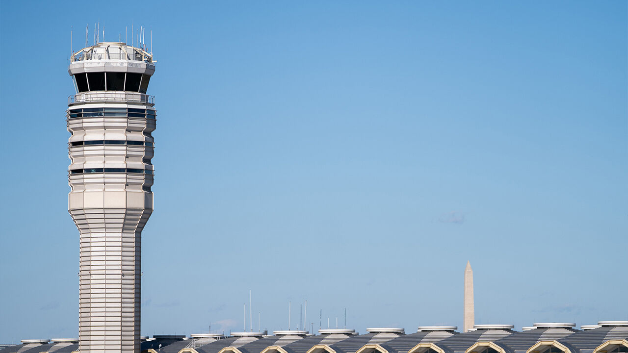 The control tower at Ronald Reagan National Airport