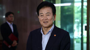 Chung Dong-young on President Lee's Cautious Stance: 'Clear Commitment to Peaceful Coexistence'