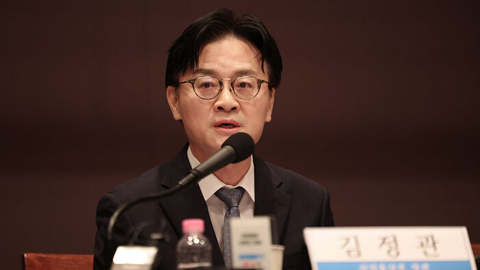 김정관 산업통상부 장관이 6일 서울 중구 프레스센터에서 열린 관훈토론회에서 기조연설을 하고 있다.