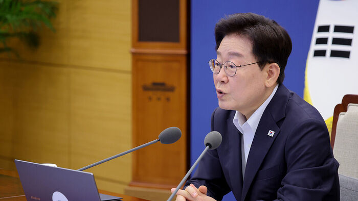 이 대통령 "사상 최악의 폭염&hellip;국가적 기후 재난 상황"