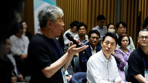"Failed to Control Housing Prices, Only Raised Jeonse and Wolse Rates"... Government Policies Met with Fierce Criticism