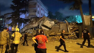 4-Story Building Collapses in Istanbul Without Seismic Activity