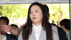 Cha Ga-won, Head of Entertainment Agency Accused of KRW 30 Billion Fraud, Sent to Prosecution Today