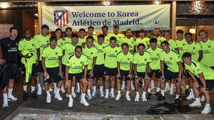Atletico's New Face Lee Kang-in Treats Team to Korean Dinner