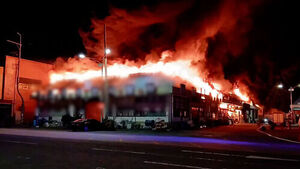 Large Fire Breaks Out at Jeonju Agricultural and Fishery Products Market... Response Level 2 Briefly Issued