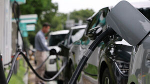 Non-China EV Deliveries Surge 30.3% in H1; Hyundai Motor Group Ranks 4th