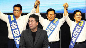 Jeong Cheong-rae Calls Honam 'Democratic Party's Mother' vs. Seo Yong-ju: 'Honam Will Prepare a Rod of Love'