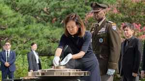 US Ambassador Steel Visits National Cemetery: "Sacrifices of Veterans at the Core of ROK-US Alliance"