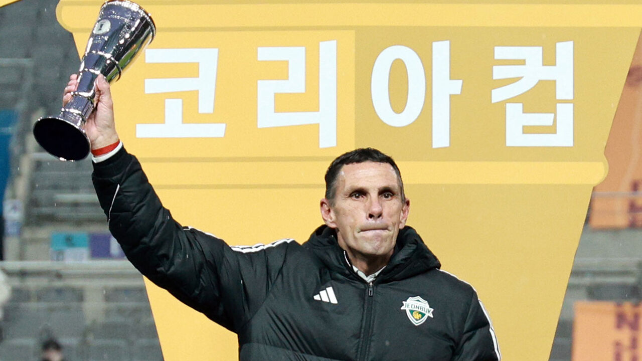 일 매체 "포옛 전 전북 감독, 한국 축구 대표팀 임시 사령탑 유력"