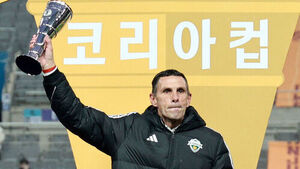 Japanese Media Reports Former Jeonbuk Manager Gus Poyet Is Front-Runner for Interim South Korea Coach