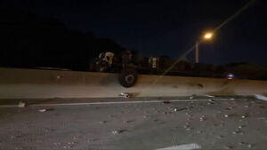 Truck Overturns on 3rd Gyeongin Expressway, Driver Injured