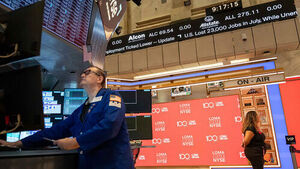 Wall Street Falls Amid Hormuz Straits and Inflation Concerns; Dow Drops 0.3%
