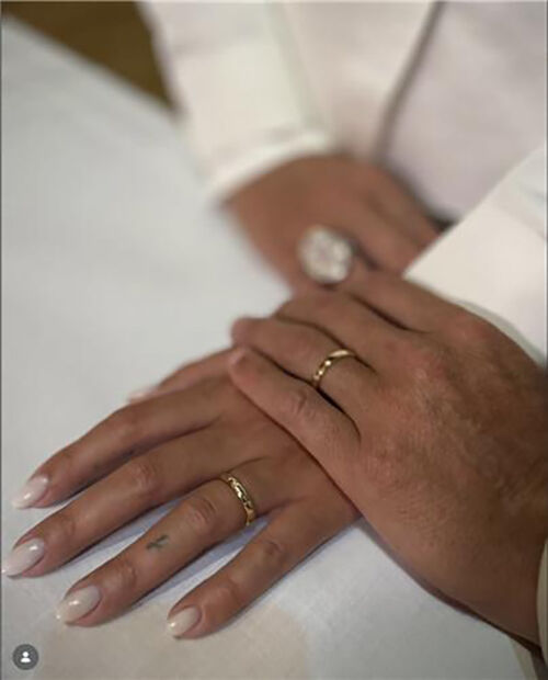 Photo of Ronaldo and his partner Rodriguez showing their wedding rings side by side (Photo: Captured from Ronaldo's SNS, Yonhap News)