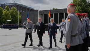 German Military Chief Warns: Russia Testing NATO Air Defenses Daily