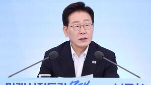President Lee: "Capitalize on Semiconductor Boom and Prepare for the Post-AI Era"
