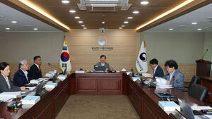 KCC Hears Opinions from Google and Apple for Nearly 4 Hours... Secretariat Rules Actions 'Illegal'