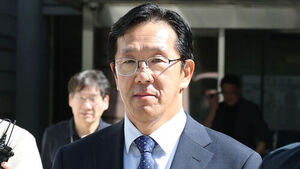 Warrants Denied for Former Defense Security Commander Hwang Yoo-sung and Counterintelligence Unit Head Moon Yeon-chul Over Alleged Cover-Up of 'VIP Outrage' Rumors