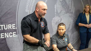 US Immigration Enforcement Agents to Be Issued 'Electroshock Gloves'