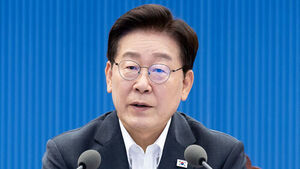 이재명 대통령이 13일 청와대에서 열린 수석보좌관회의에서 발언하고 있다. 