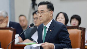 Cha Jeong-in Clarifies Remarks on Essay-Type CSAT: "Never Taking Private Education Concerns Lightly"