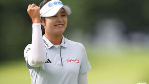 Seo Kyo-rim, Chasing 3rd Win of Season, Tied for Lead on First Day of KLPGA Mediheal-Hankook Ilbo Championship