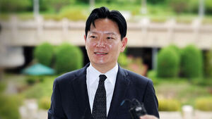 법무부 감찰위 출석한 박상용&hellip;'술파티'는 심의 제외