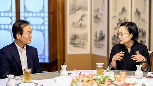 Prime Minister Han Sung-sook: "Work with Conviction"... Discusses Support for Proactive Administration with Board of Audit and Inspection Chief
