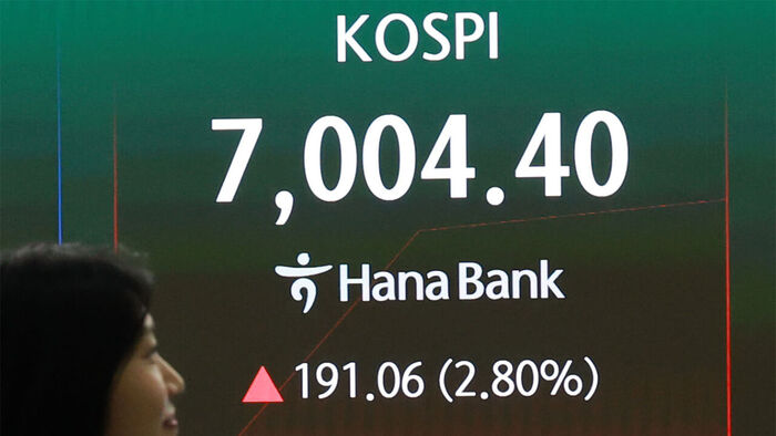 코스피 2.4%↑, 6,900 회복&hellip;이번 주 내내 올랐다
