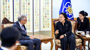Prime Minister Han Meets Bill Gates to Discuss Energy Mix of Renewable Energy and SMRs