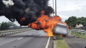 Four Injured After Van Crashes and Catches Fire on Jeju's Pyeonghwa-ro
