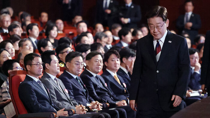 국힘 "이 대통령 '종전 논의' 제안, 스스로 무장해제 평화 구걸"