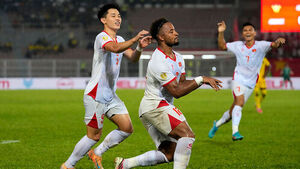 Coach Kim Sang-sik's Vietnam Secures 2-0 Away Victory Over Malaysia in Hyundai Cup Semifinal First Leg