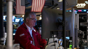 Wall Street Falls Together as Fed Chair Warsh Hints at Hawkish Stance