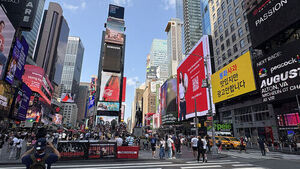 27-Year-Old South Korean Official Spends 320,000 Won of Own Money to Run 'Bonghwa Apple' Ad in New York