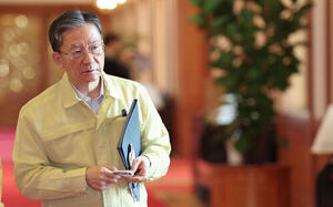 Cheong Wa Dae Asks Justice Minister Jung Sung-ho to Keep Working Until Successor Is Appointed