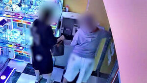 Two High School Girls Cut Unmanned Store Lock with Bolt Cutters and Break In...