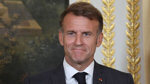 Macron Promises Interceptor Missile Support to Ukraine Amid Air Defense Depletion