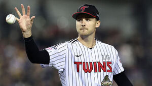 Tolhurst Tosses 7 Scoreless Innings to Tie for Most Wins as LG Secures Series Against KT