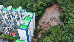 Absurd 'Landslide' Debate Erupts... "Then Is This a Field?"