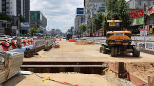 3 Workers Suffered Burns in Electric Shock at Tram Construction Site